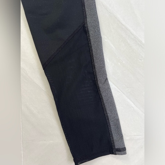 NWT Zella black leggings with metallic stripe size medium - Picture 6 of 6